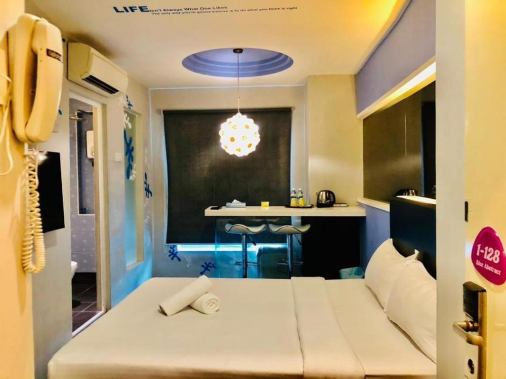Hotel Zamburger Bliss Johor Bahru Esterno foto