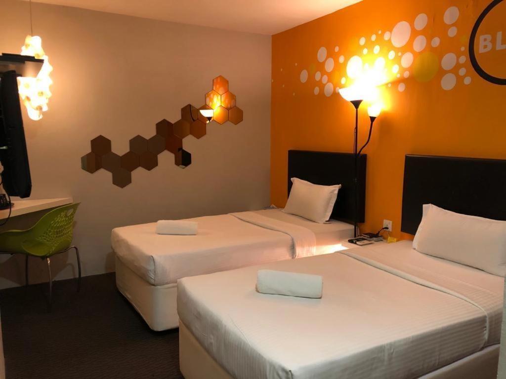 Hotel Zamburger Bliss Johor Bahru Esterno foto