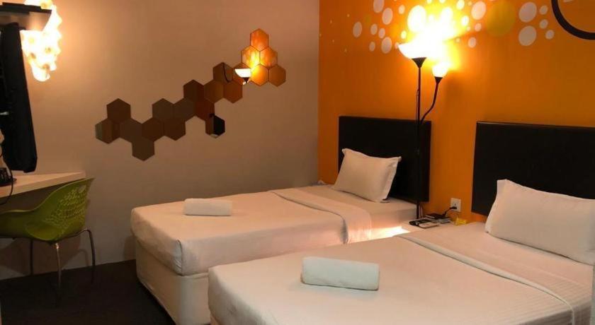 Hotel Zamburger Bliss Johor Bahru Esterno foto