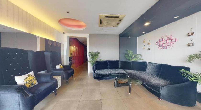Hotel Zamburger Bliss Johor Bahru Esterno foto